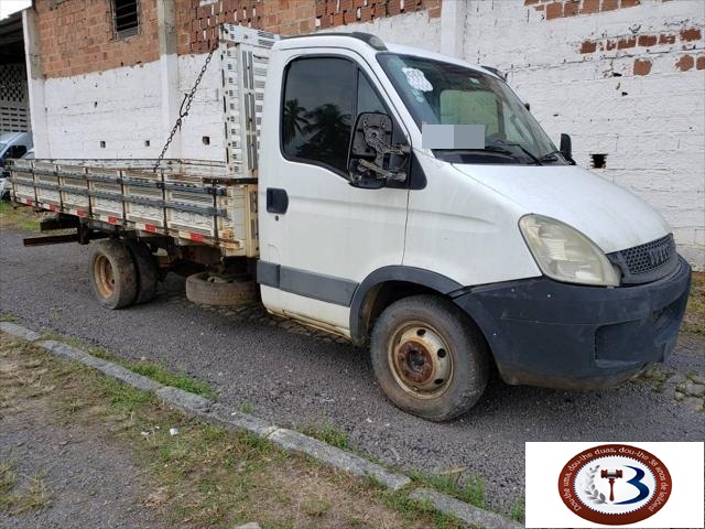 LOTE 001  IVECO DAILY CHASSI 55C17 CS 3.0 TURBO 2013